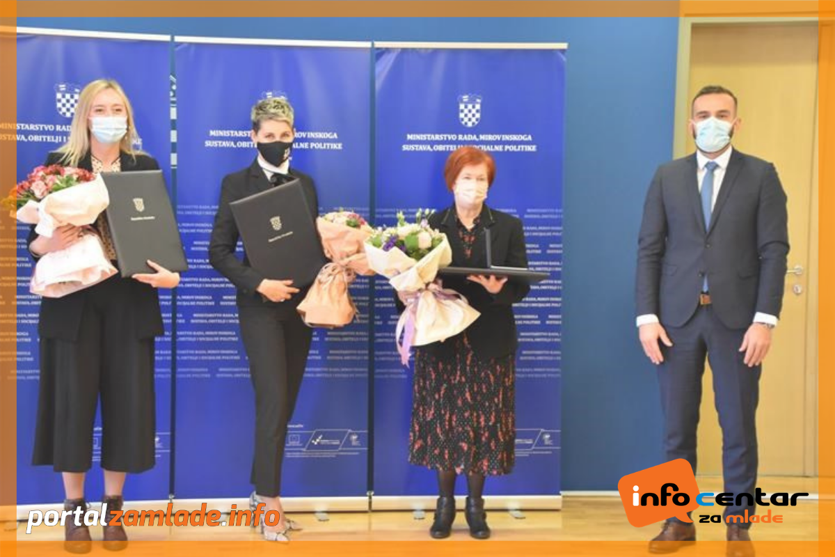 Ravnateljici Doma za odgoj djece i mladeži Karlovac uručena nagrada za promicanje prava djeteta.png